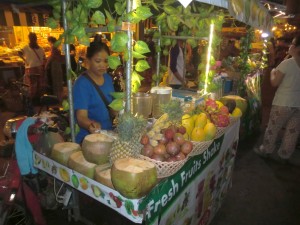 Stánek s ovocnými džusy v Siem Reap